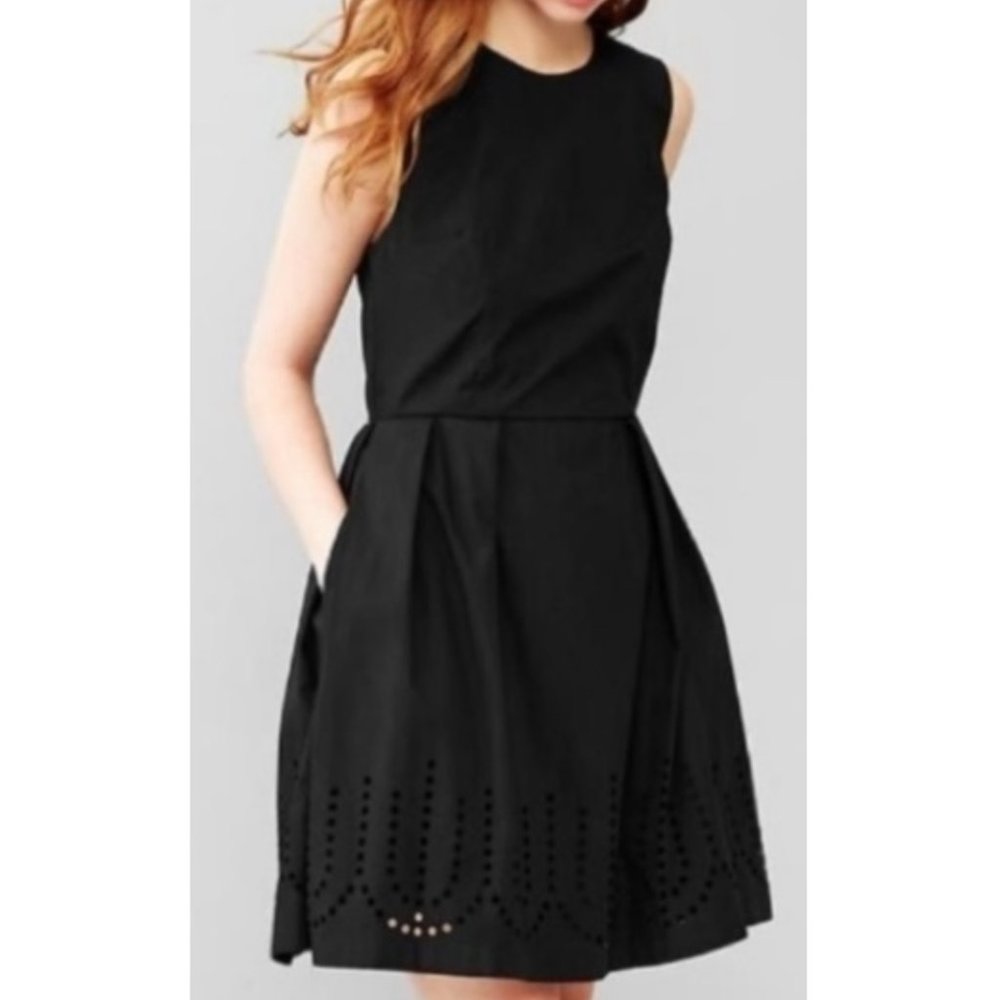 GAP Fit & Flare Laser Cut Dress Sz 4 NWT